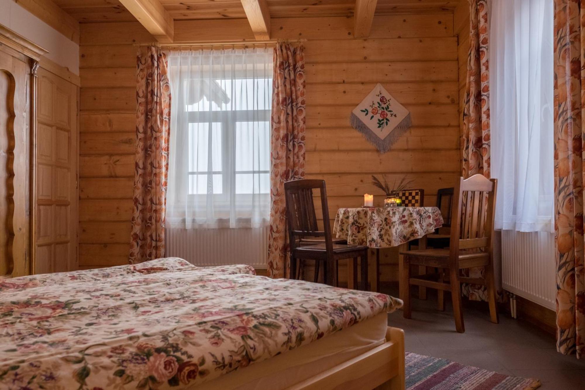 Białowieża Miodowa Kolonia B&B 외부 사진