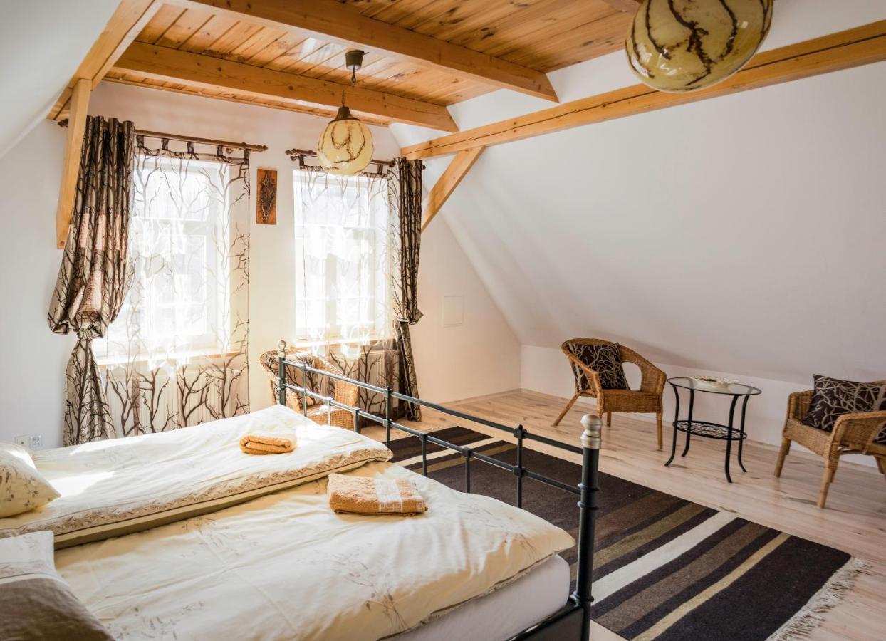 Białowieża Miodowa Kolonia B&B 외부 사진